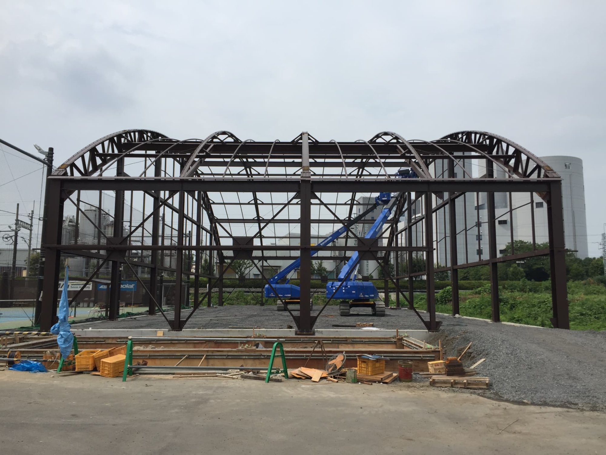 アーチ型鉄骨フレーム 正面